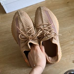 Adidas Yeezy 350 clay authentic men size 9 sneaker